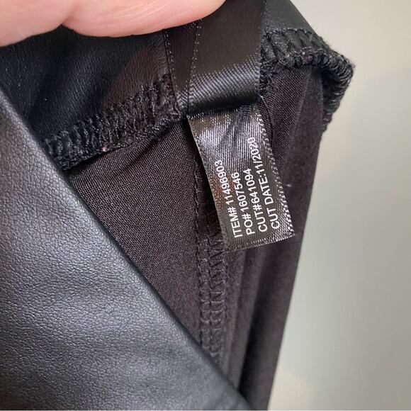 Torrid Full Length Signature Waist Pu Faux Leather Black Legging - Picture 5 of 5